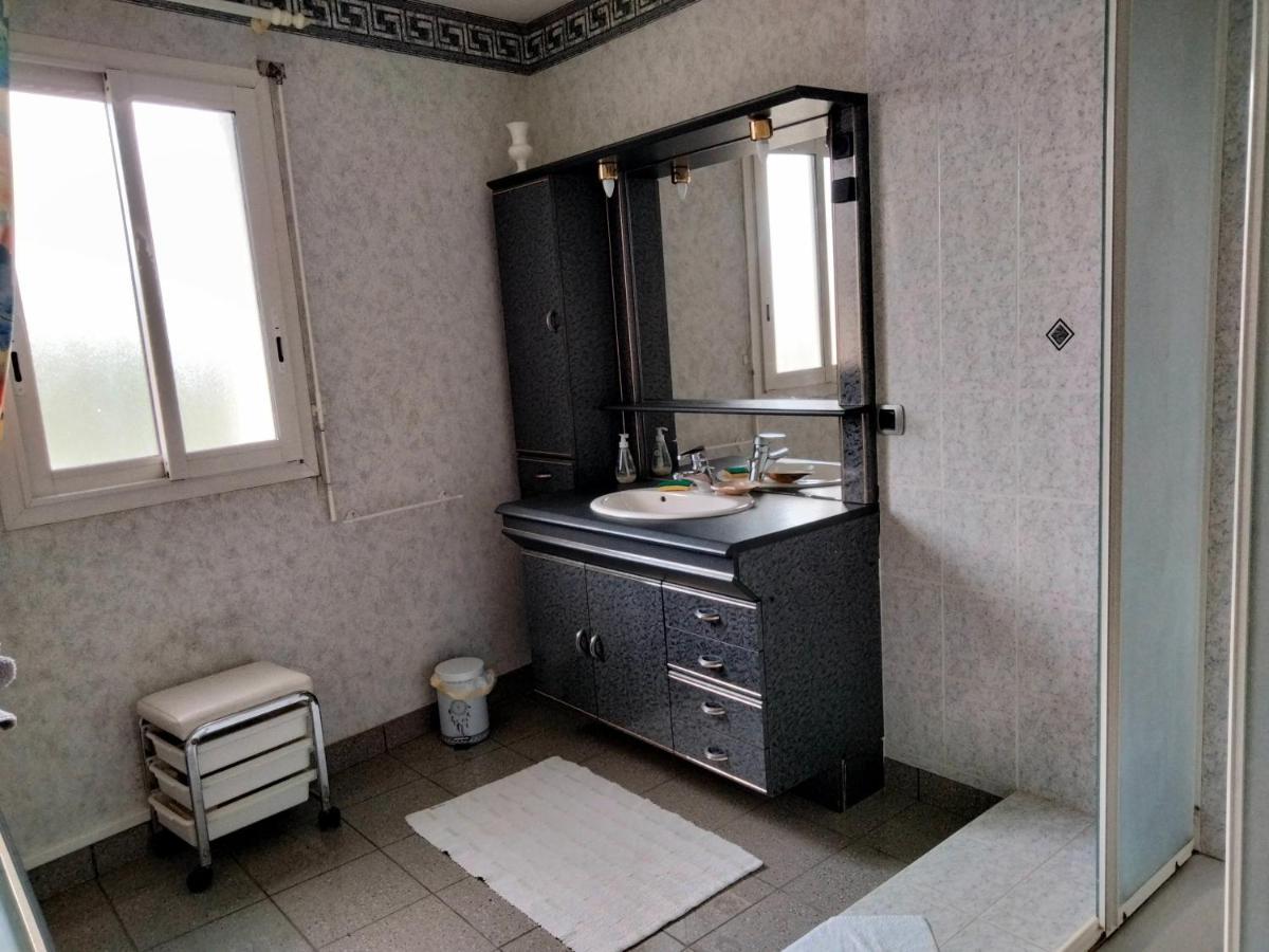 Chambre A Louer Chez L'Habitant Payre Buitenkant foto