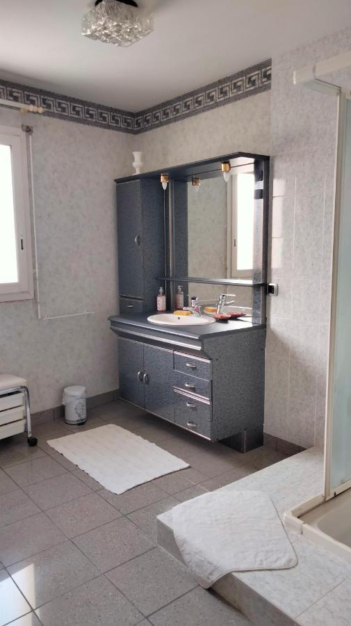 Chambre A Louer Chez L'Habitant Payre Buitenkant foto